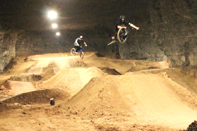 Un Circuito Subterráneo para BMX – ver el vídeo –