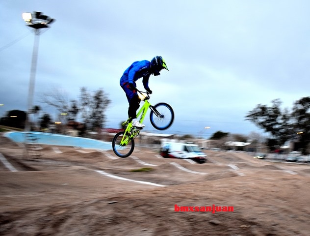 Campeonato Sanjuanino de Bicicross – Torneo Invierno 5ta Fecha – Día frío Pero con el Calor de la Competencia Deportiva.