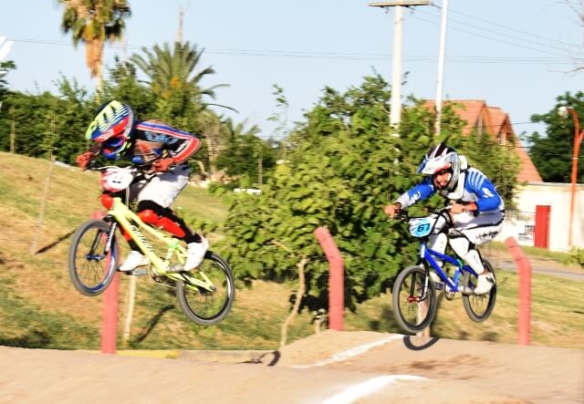 Cuarta Fecha del Torneo Clausura de BMX 2016 – La Próxima se disputará el próximo Viernes 11 a las 21 horas – ¡No se pierda una noche a puro bicicross!.. y es gratis.